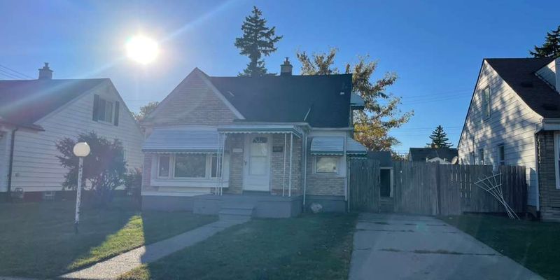 Detroit House: 20415 Goddard St