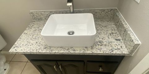 1407D Bathroom.jpeg