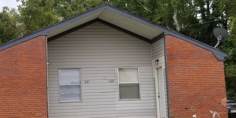 Memphis Multiplex: 1335-1337 Halcomb ln