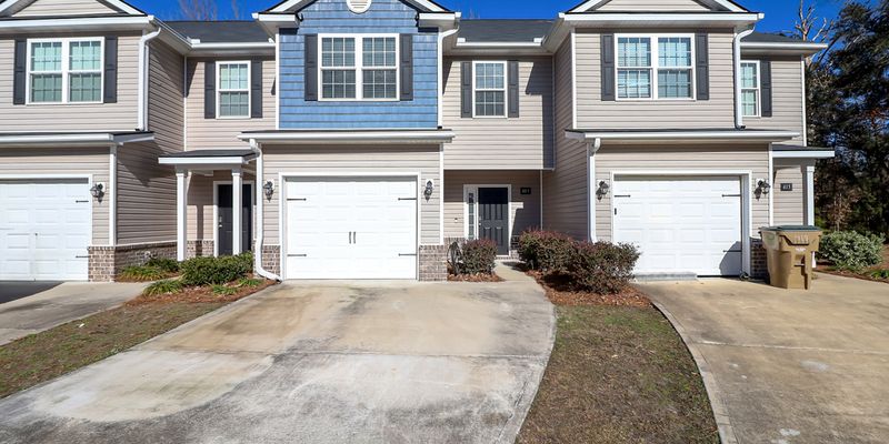 Richmond Hill House: 413 Ferguson Ln