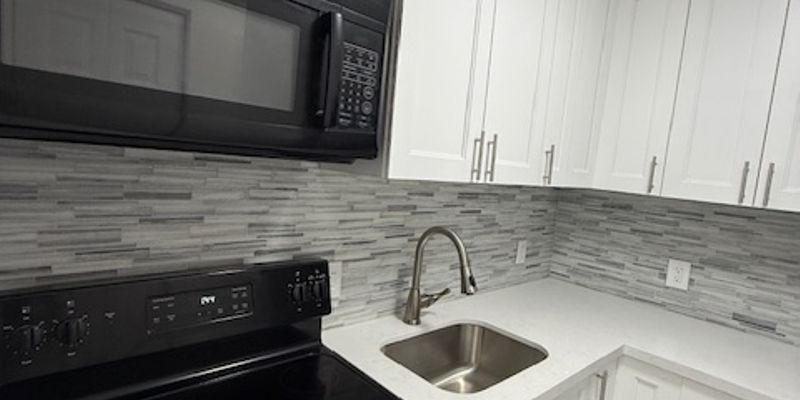 Sunrise Apartment: 5962 NW 19th St