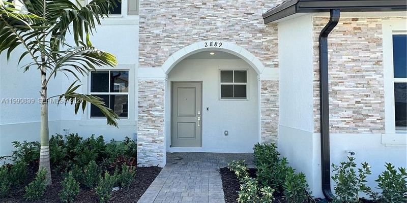 Homestead Townhome: 2889 SE 25th Rd