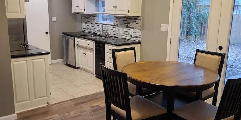 Fort Smith Apartment: 4300 Wynnewood Dr