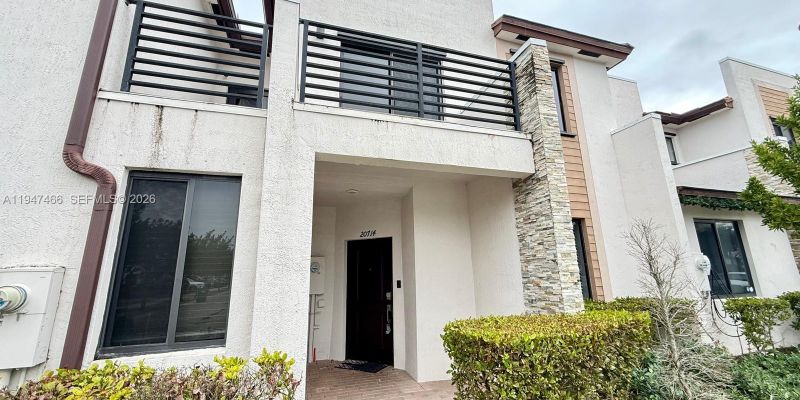 Miami Townhome: 20714 NE 5th Ct