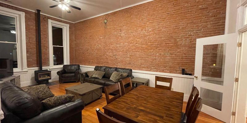 Albany Apartment: 327 W 1st Ave