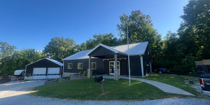 Glasgow House: 2797 Happy Valley Rd
