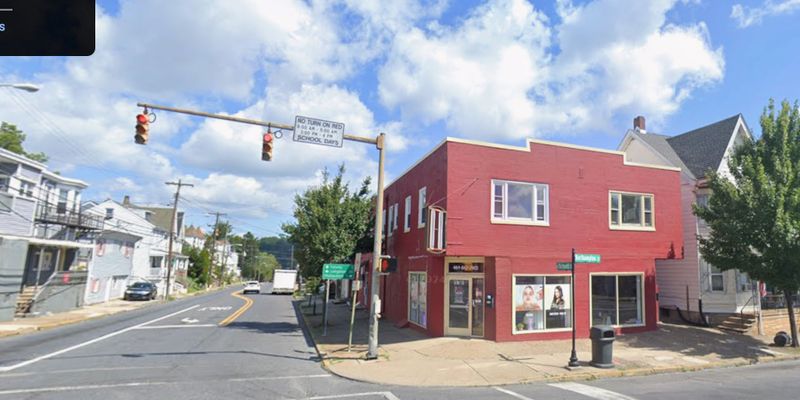 Easton Apartment: 11 N 13th St