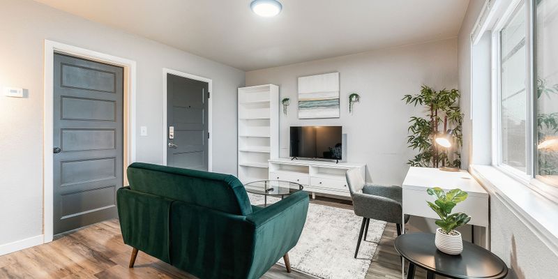 Tacoma Apartment: 612 S 18th Street