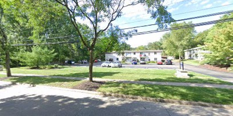 Kent House: 462 Fleeter Ct