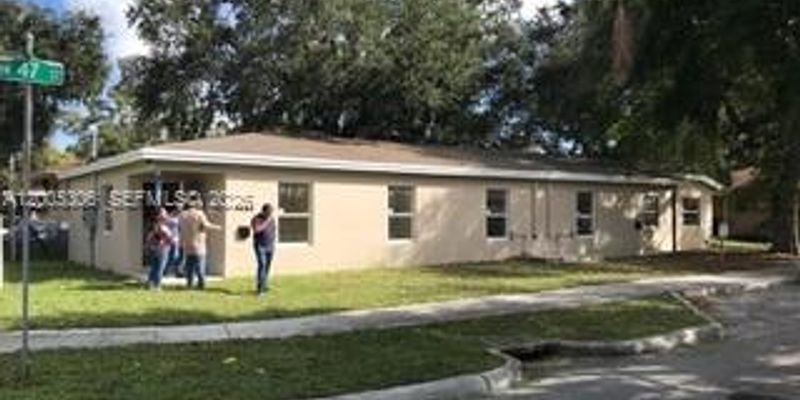 Miami House: 1565 NW 47th St