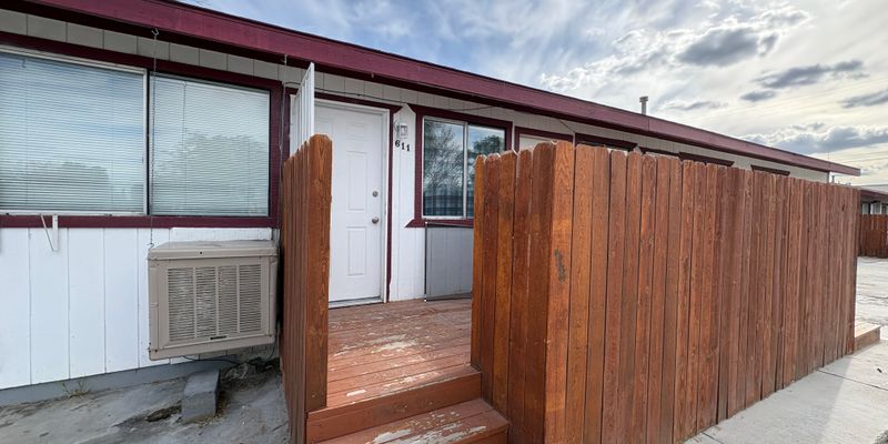 Lovelock Apartment: 635 Franklin Ave