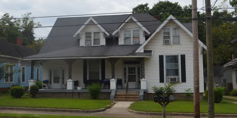 Jackson Apartment: 123 Campbell Street