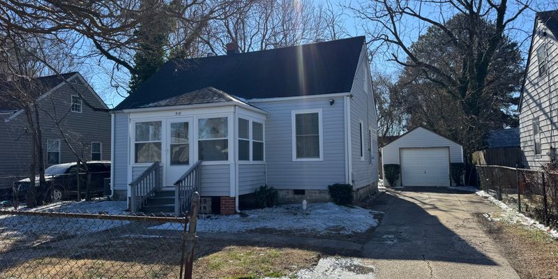 Hampton House: 515 Chapel St