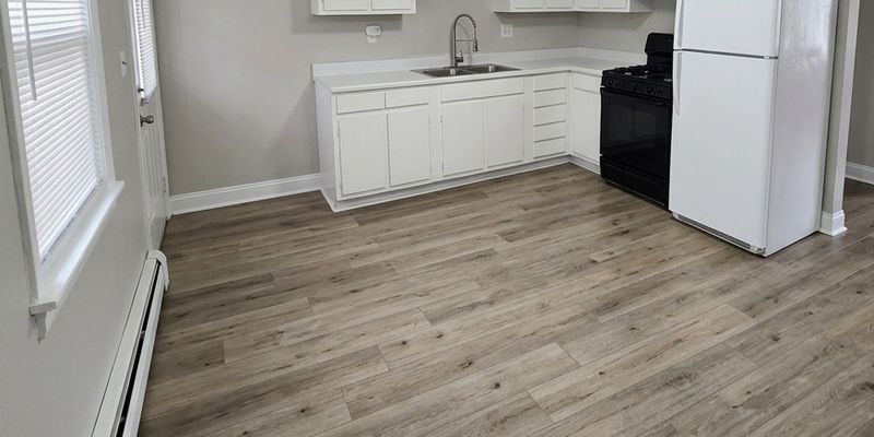 New Britain Apartment: 2015 Corbin Ave