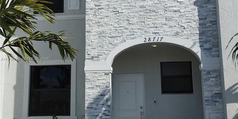 Homestead House: 28717 SW 132nd Pl