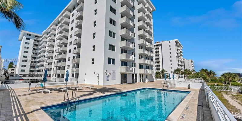 Miami Beach Apartment: 345 Ocean Dr