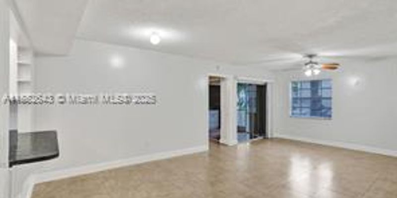 Miami House: 447 NE 210th Cir Ter # 101-20