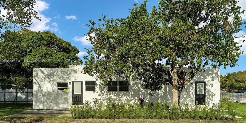 Opa-locka House: 1046 Jann Ave