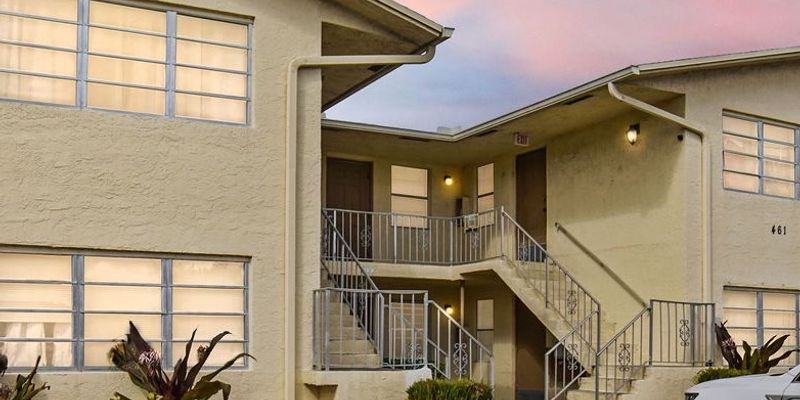 Coconut Creek Apartment: 461 Sunshine Dr