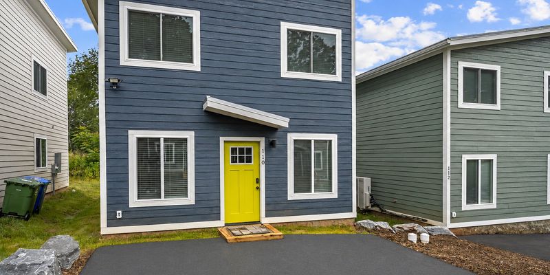 Asheville House: 110 Lager Ln