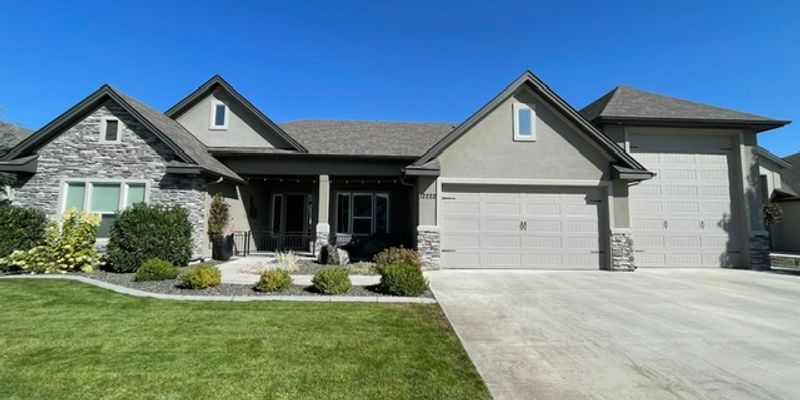 Star House: 12222 W Pavo St