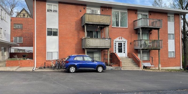 Columbia Apartment: 100 E Stewart Rd