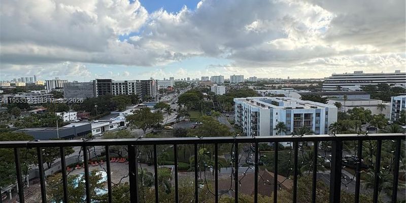 North Miami Apartment: 1470 NE 123rd St
