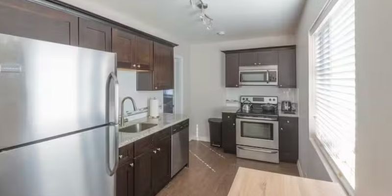 Phoenix Apartment: 1333 E Thomas Rd