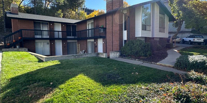 Logan University Apartment: 764 N 700 E