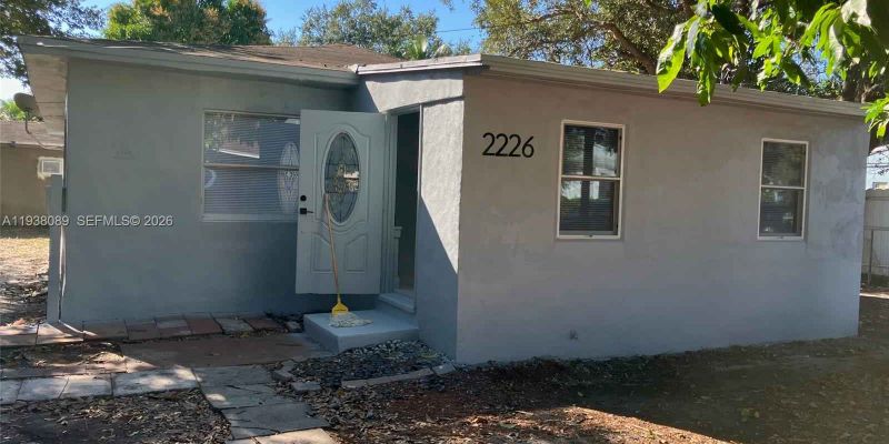 Miami House: 2226 NW 98th St