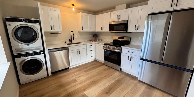 Everett Apartment: 3720 Wetmore Ave