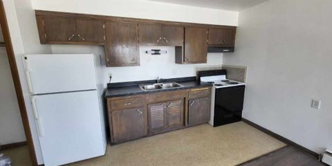 32 kitchen.jpg