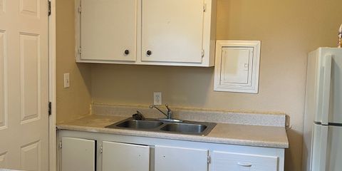 Kitchen Area.jpeg