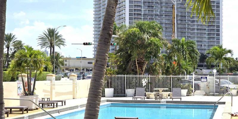 North Bay Village Apartment: 1770 79th Street Causeway