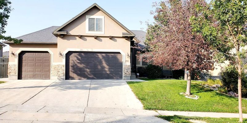 Eagle Mountain House: 4005 Comanche St