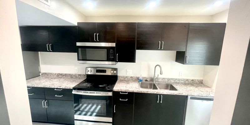 TEMPE Townhome: 1015 South Stanley Place