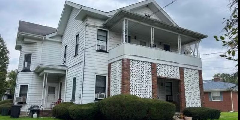 Wyoming Apartment: 691-693 Wyoming Ave