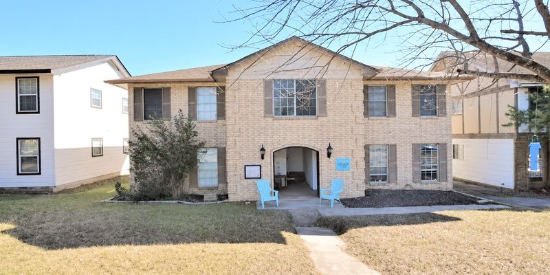 Austin House: 3429 Willowrun Dr