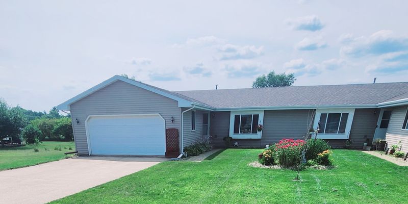 Waupaca House: N2377 Parfreyville Rd