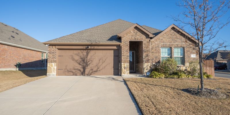 Princeton House: 400 Willow View Way