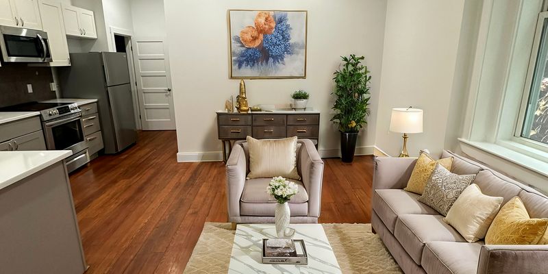 Brattleboro Apartment: 4 Elliot St