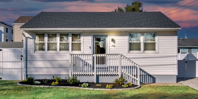 Middle Township House: 216 Sunray Rd