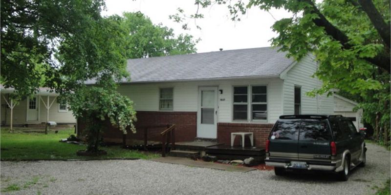 Bowling Green House: 1637 Johnson Drive