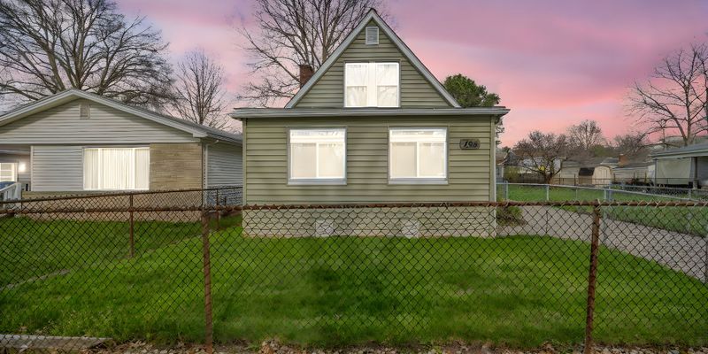 Akron House: 195 Stull Ave