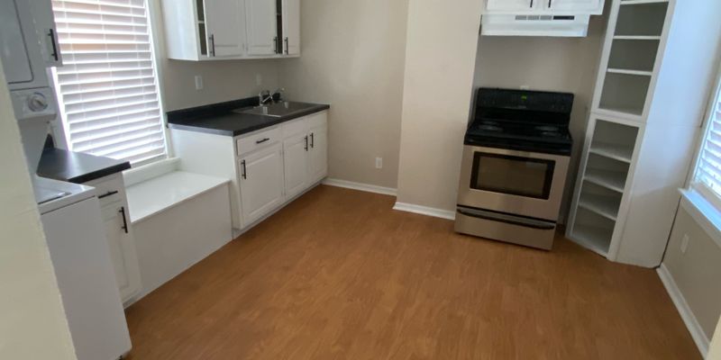 Dubuque Apartment: 437 Loras Blvd
