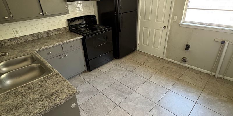 Hanceville Apartment: 400 Arkadelphia Rd
