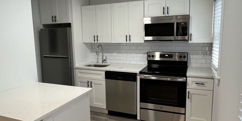 Bristol Apartment: 185 Laurel Street