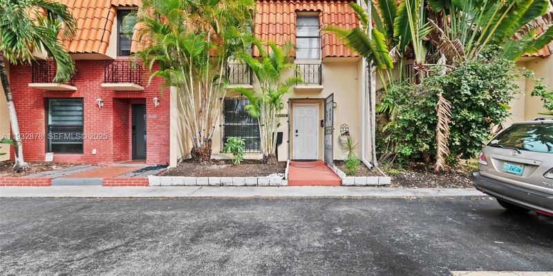 North Miami Beach Townhome: 16681 NE 35th Ave