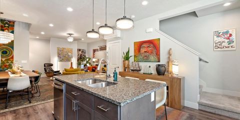 15-015_Kitchen.jpg
