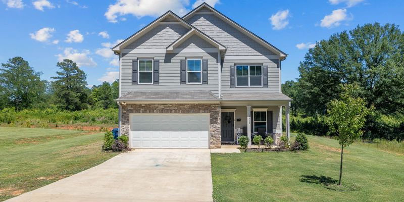 Jacksonville House: 1518 Valley Brook Dr SW